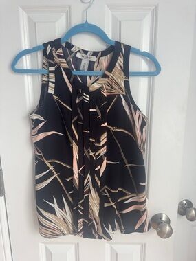 White House Black Market Black Floral Pleated Sleeveless Blouse